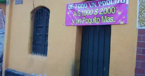 DE TODO UN POQUITO  Y UN POQUITO MAS